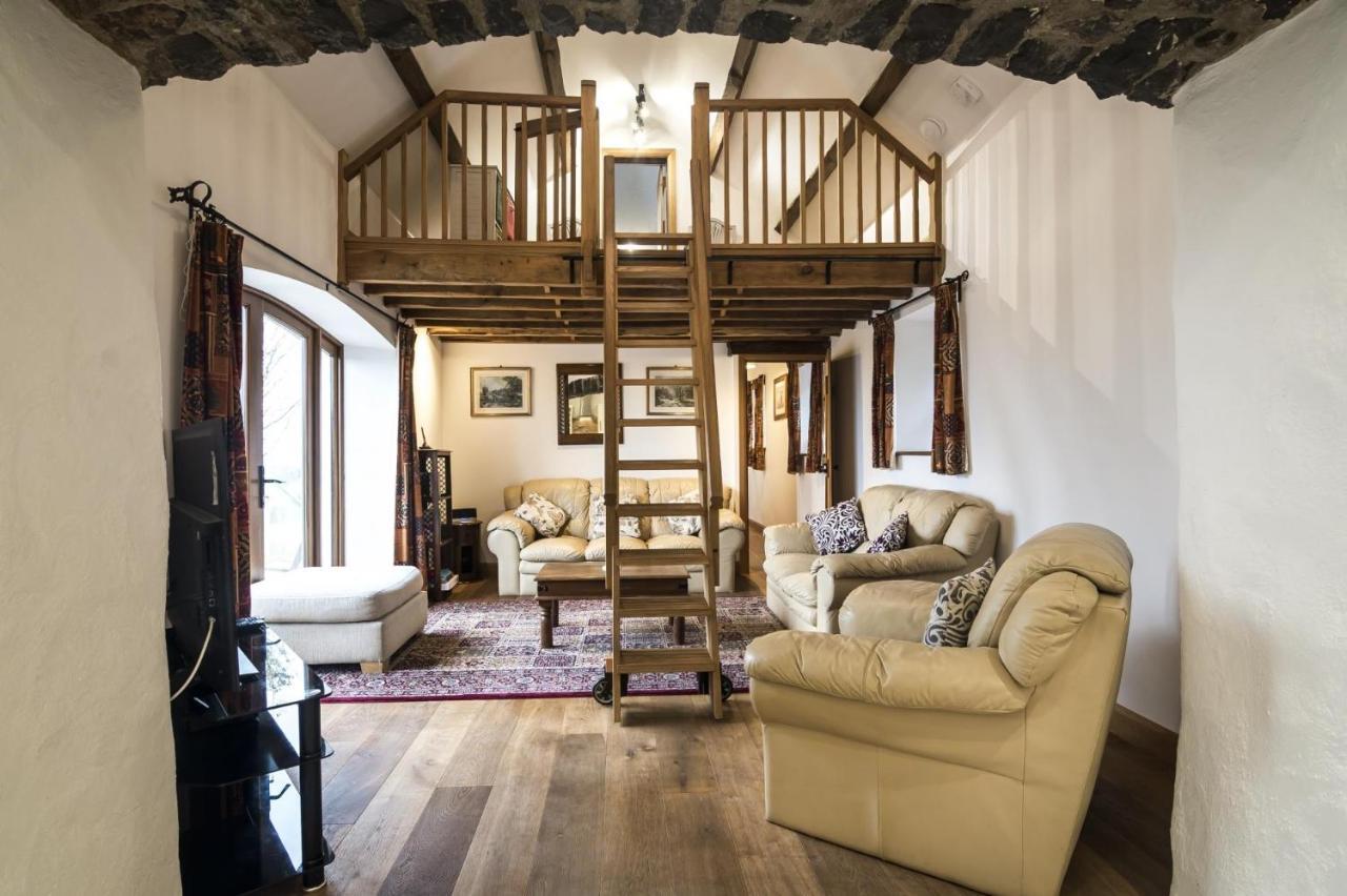 Orchard Cottage - Luxurious Barn Conversion - Beavers Hill Manorbier Εξωτερικό φωτογραφία